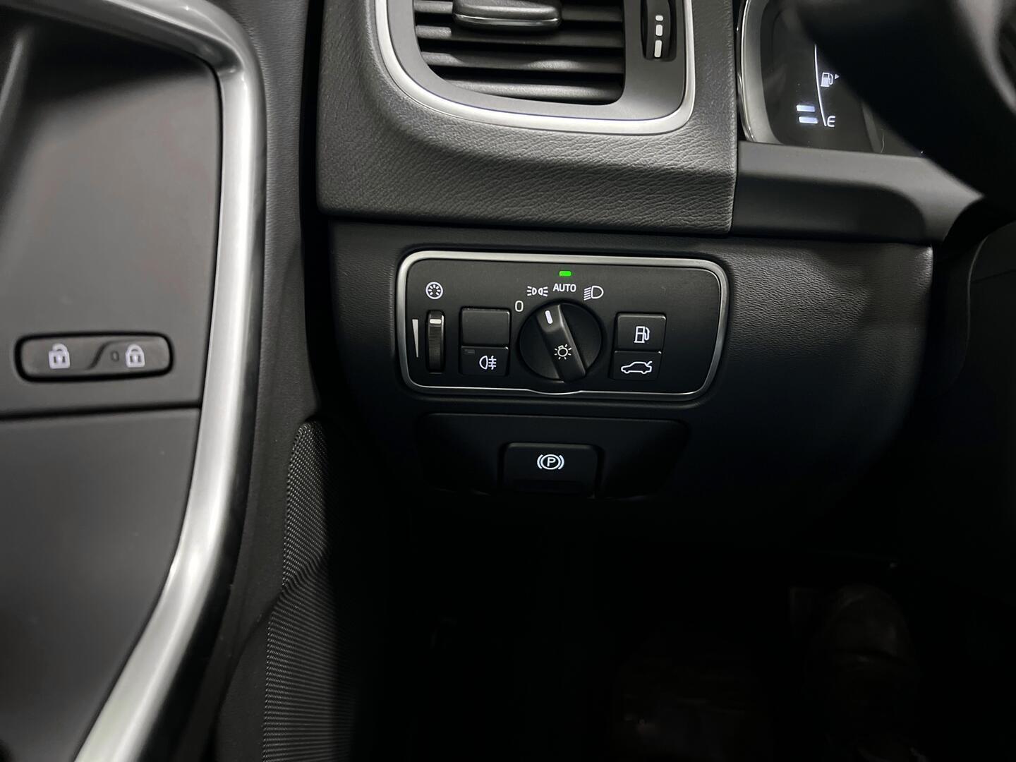VOLVO V60 Cross Country 2016