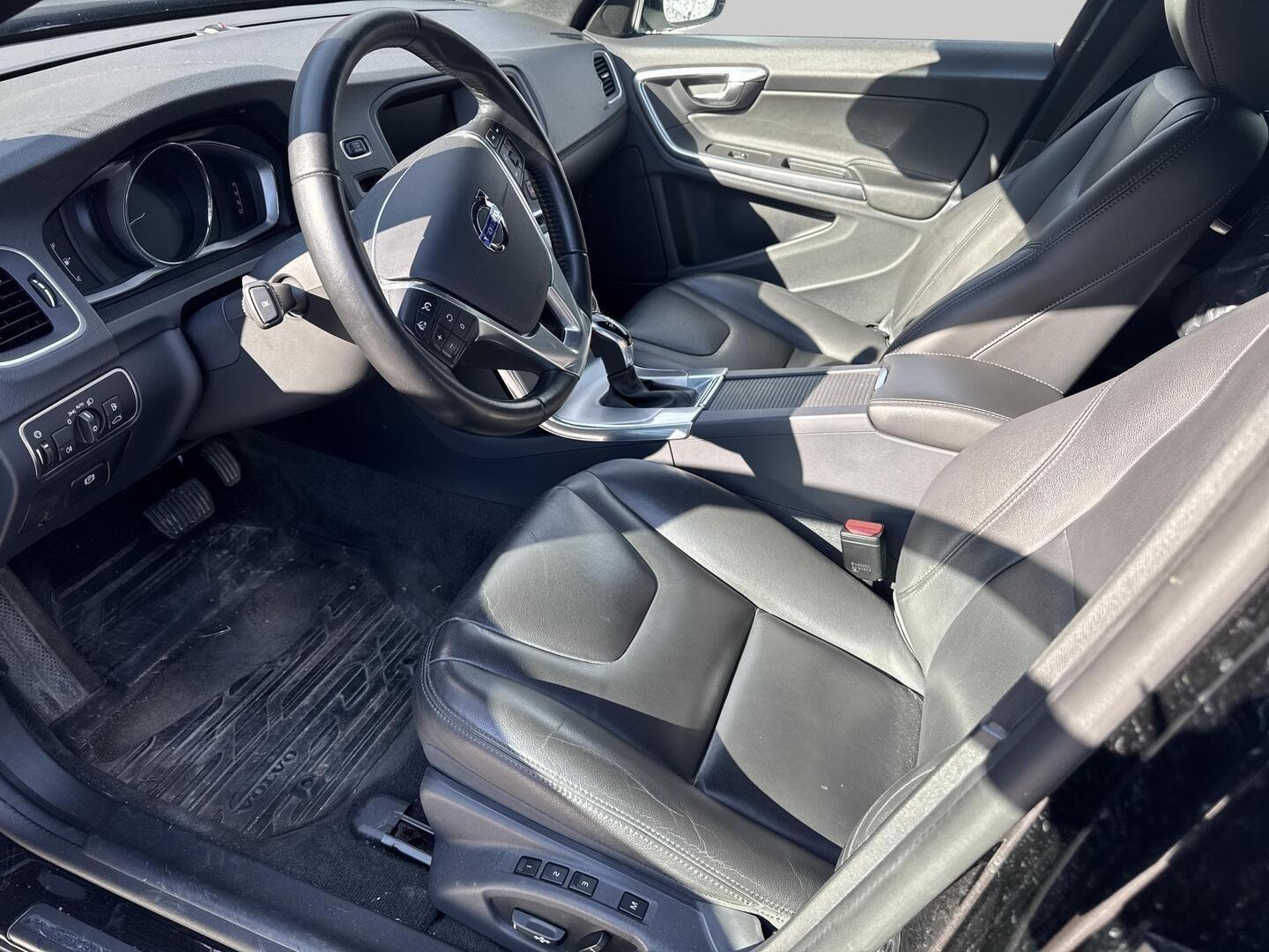 VOLVO V60 Cross Country 2016