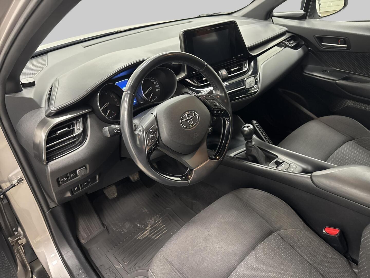 TOYOTA C-HR 2017
