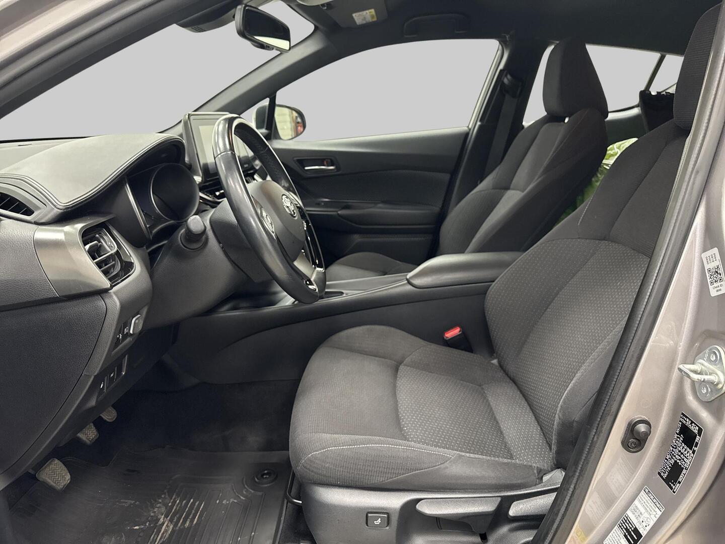 TOYOTA C-HR 2017