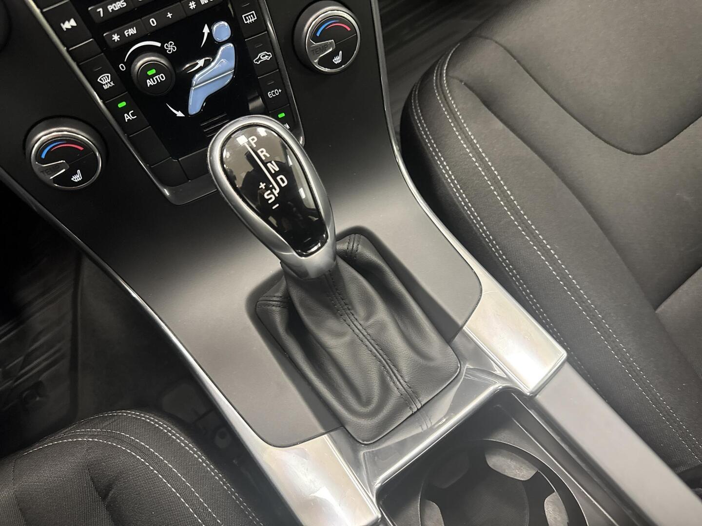 VOLVO V60 Cross Country 2017
