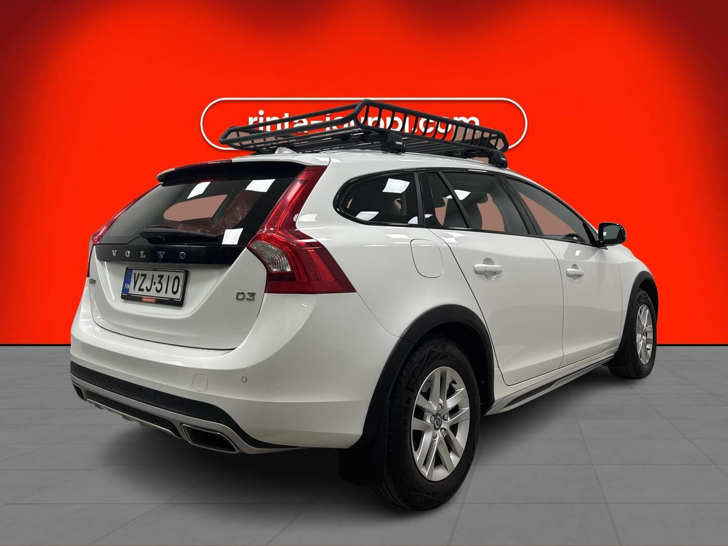 VOLVO V60 Cross Country 2017