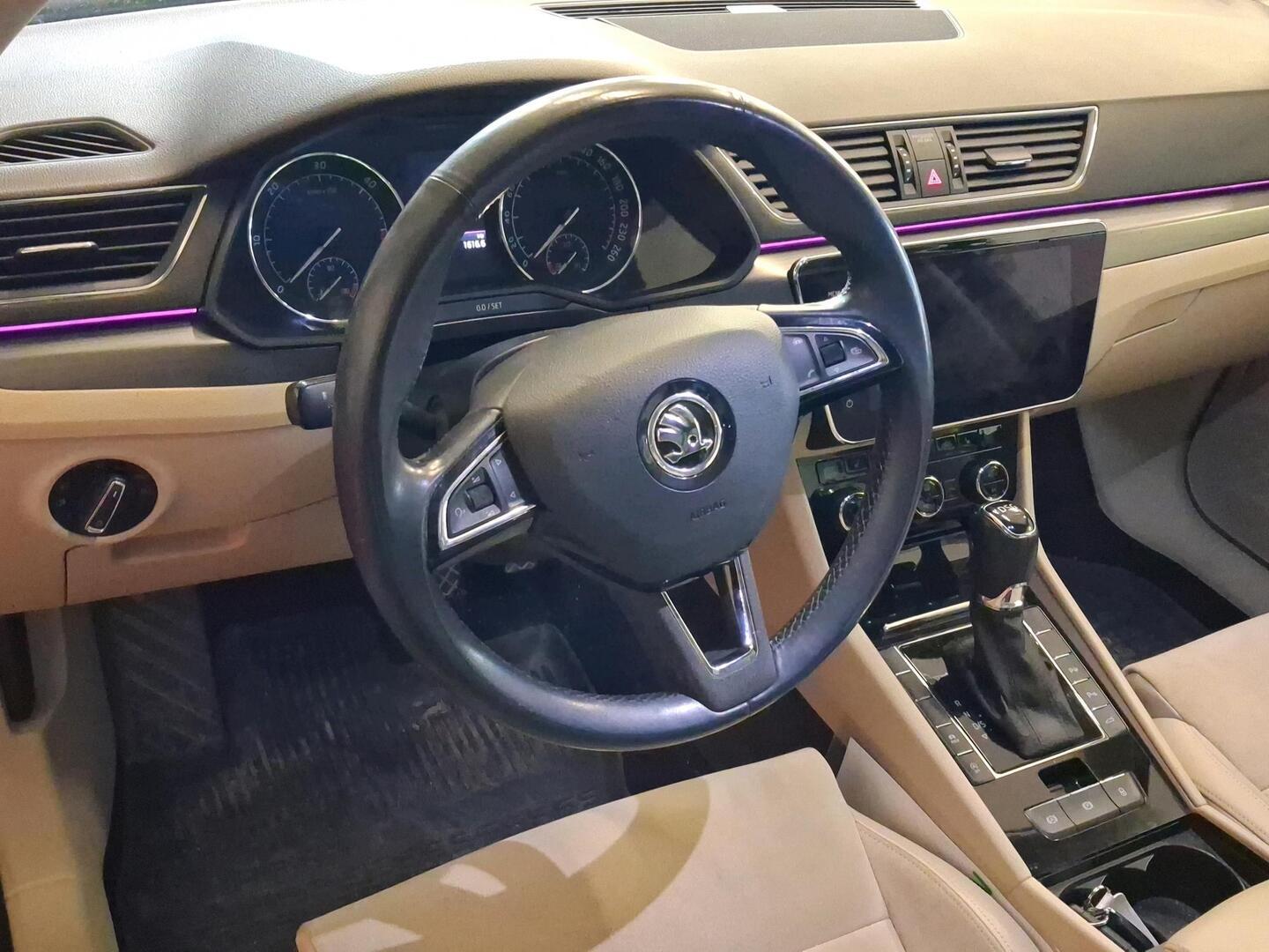 SKODA Superb 2017