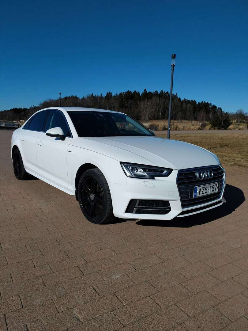 AUDI A4 2018
