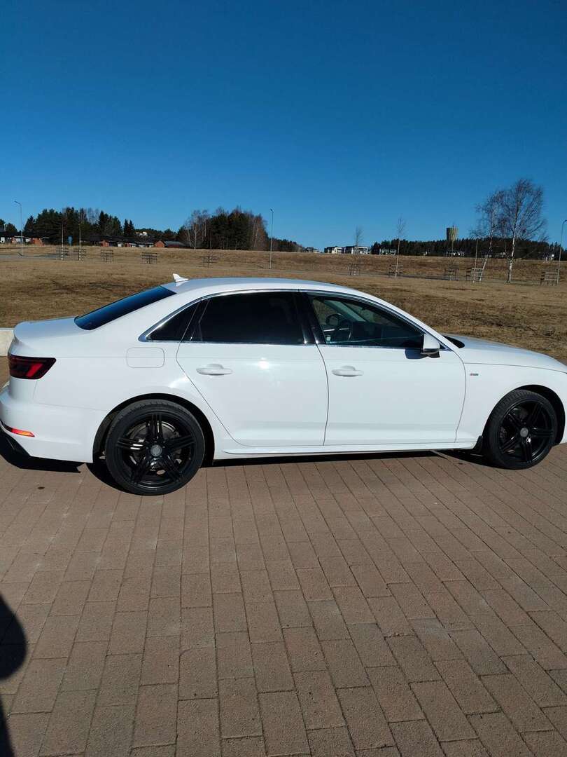 AUDI A4 2018