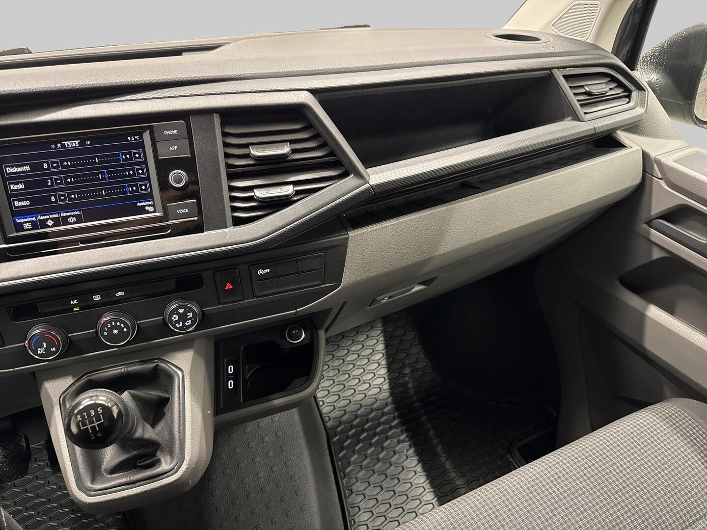 VOLKSWAGEN TRANSPORTER 2023