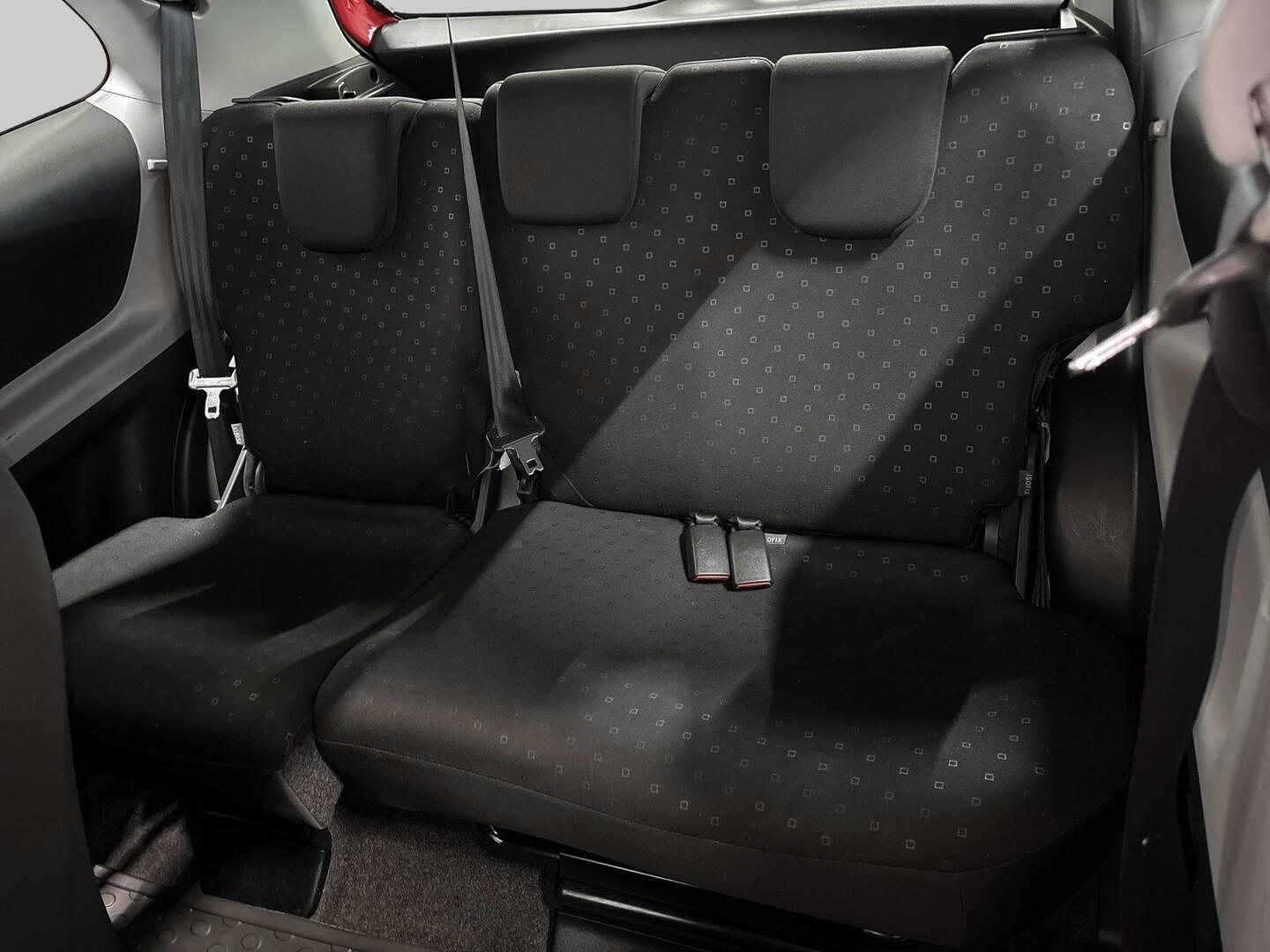 TOYOTA Yaris 2006