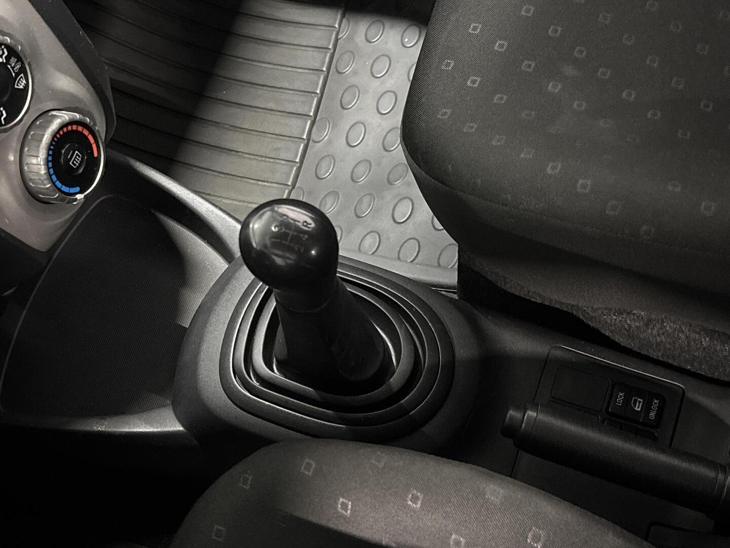 TOYOTA Yaris 2006
