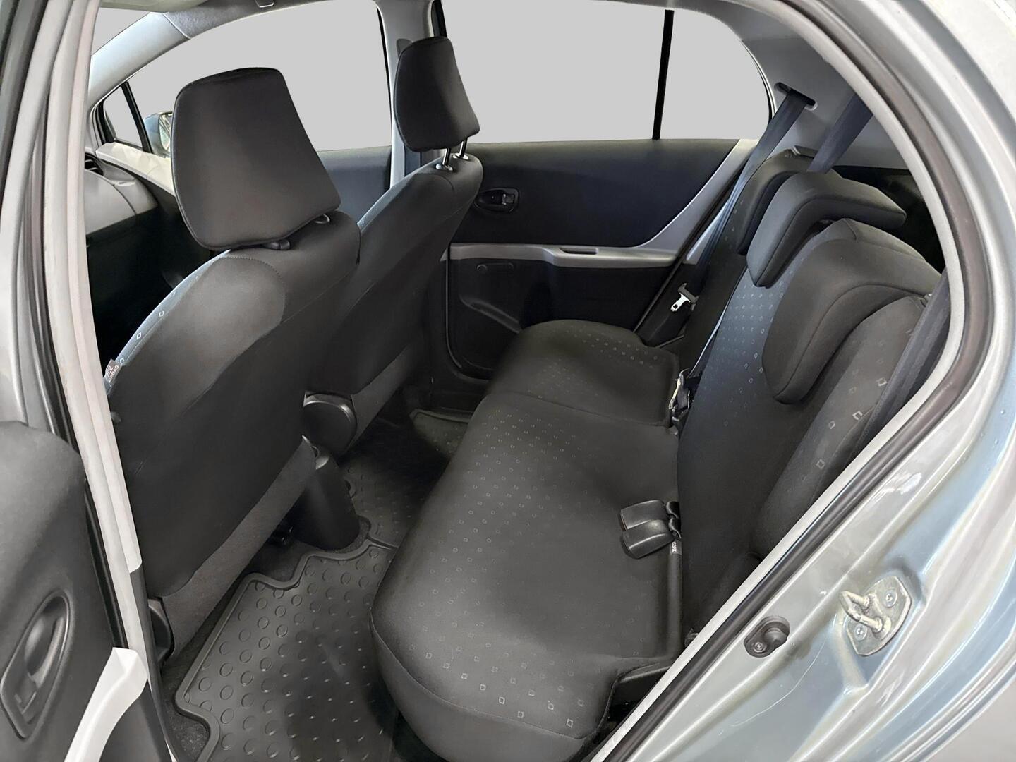 TOYOTA Yaris 2006