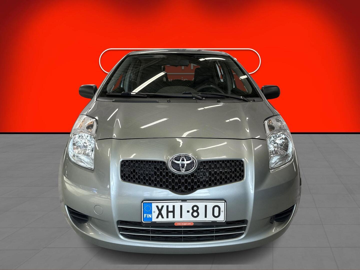TOYOTA Yaris 2006