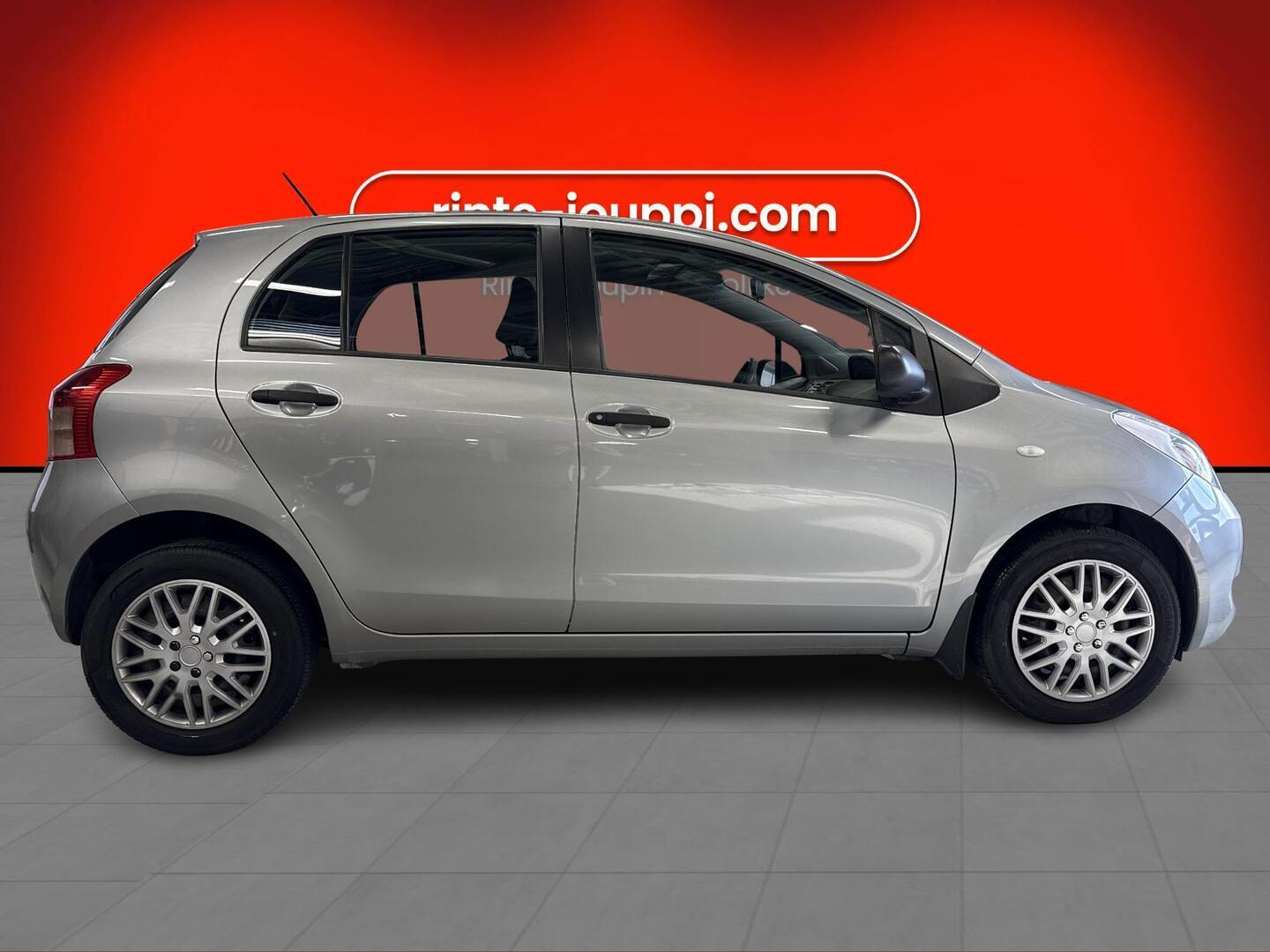 TOYOTA Yaris 2006