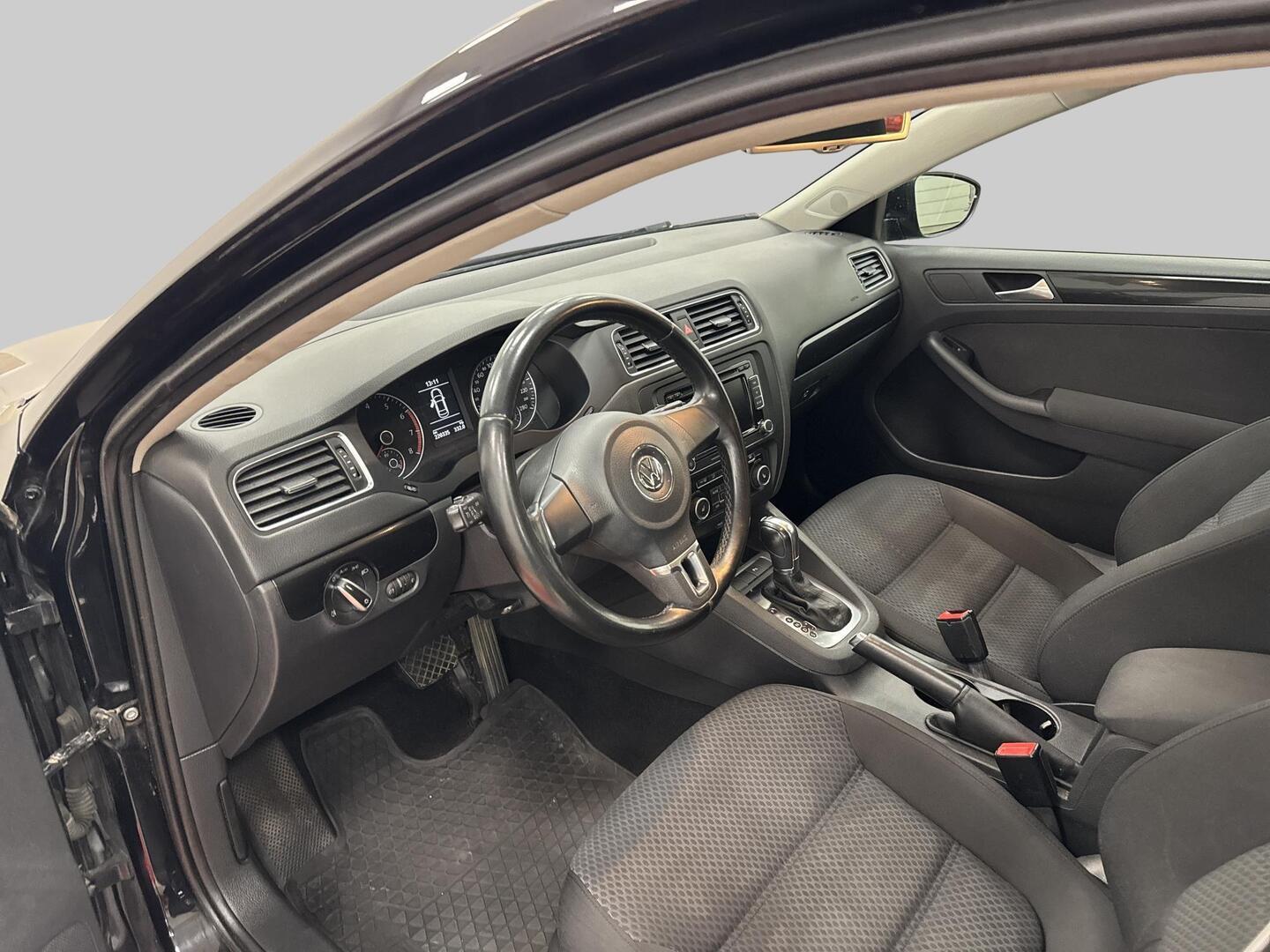 VOLKSWAGEN Jetta 2013