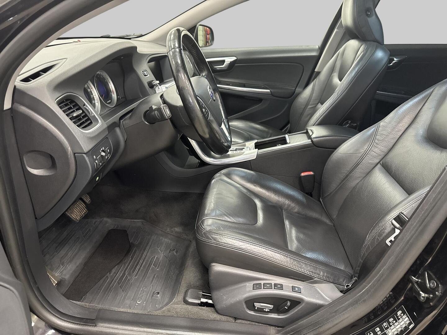 VOLVO S60 2011
