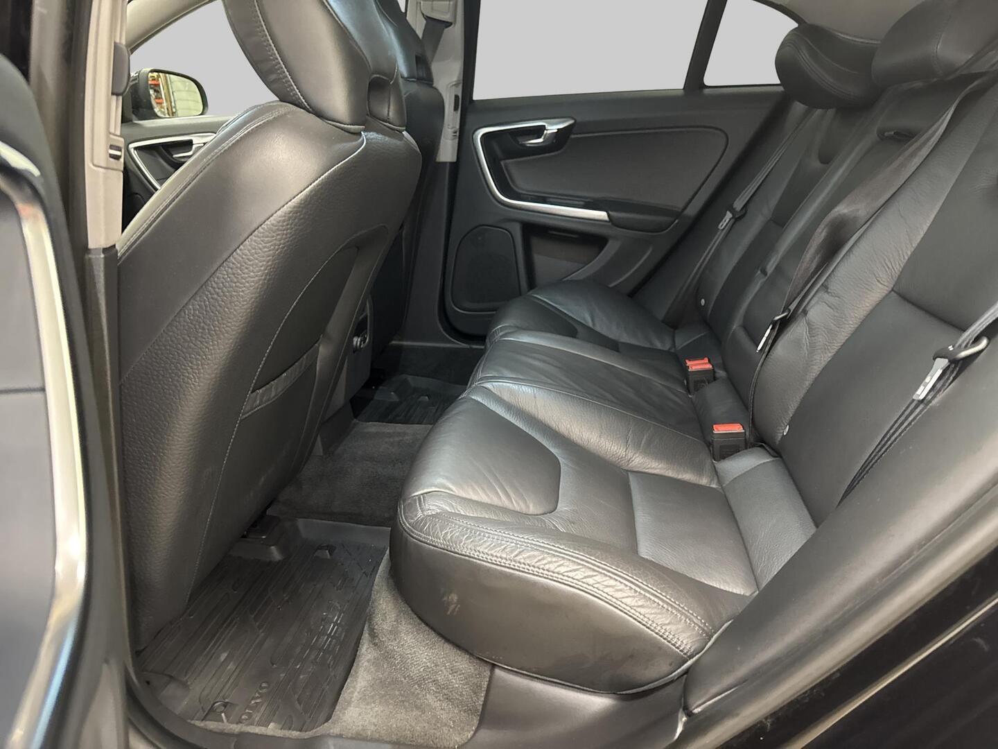 VOLVO S60 2011