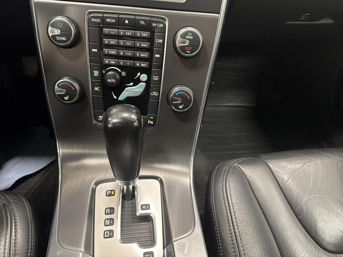 VOLVO S60 2011
