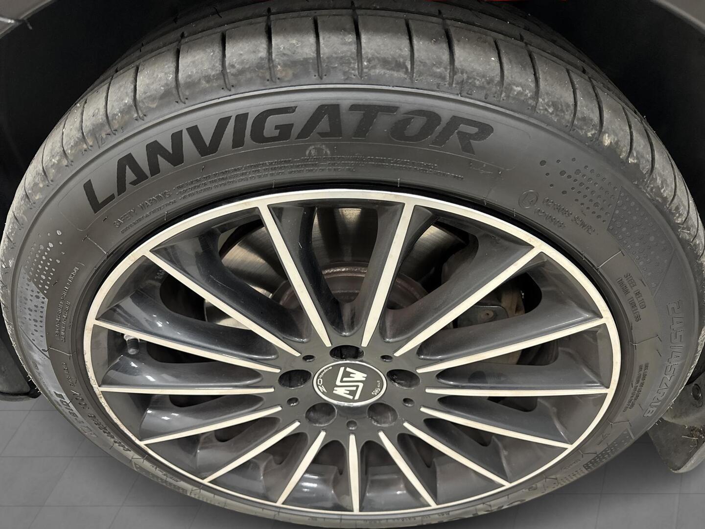 MERCEDES-BENZ V 2014