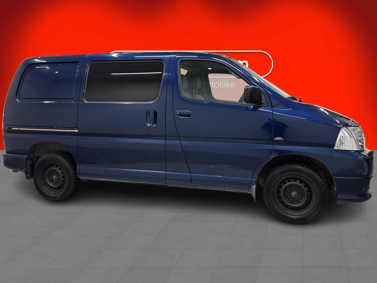 TOYOTA Hiace 2008