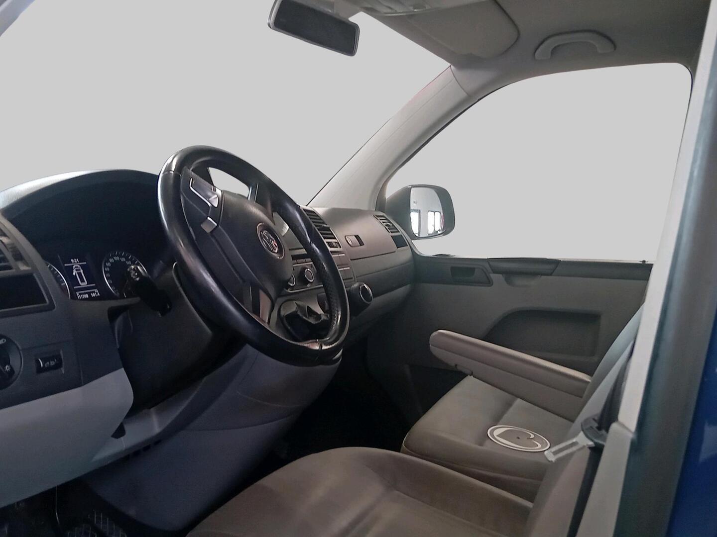 VOLKSWAGEN TRANSPORTER 2012