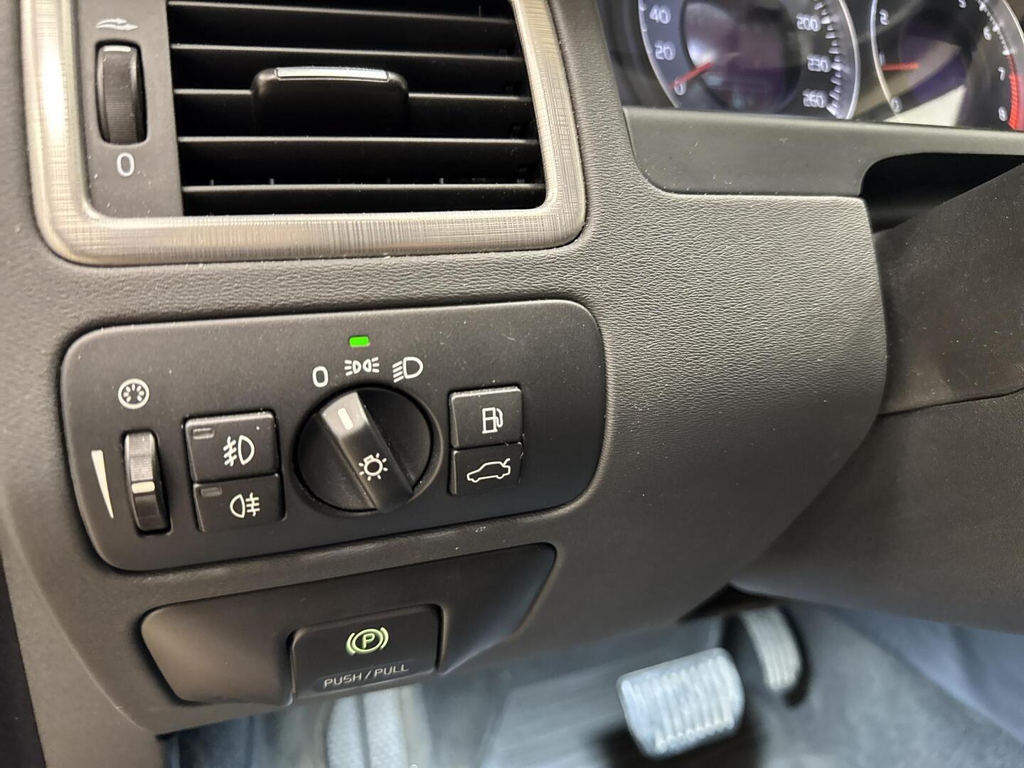 VOLVO V70 2008
