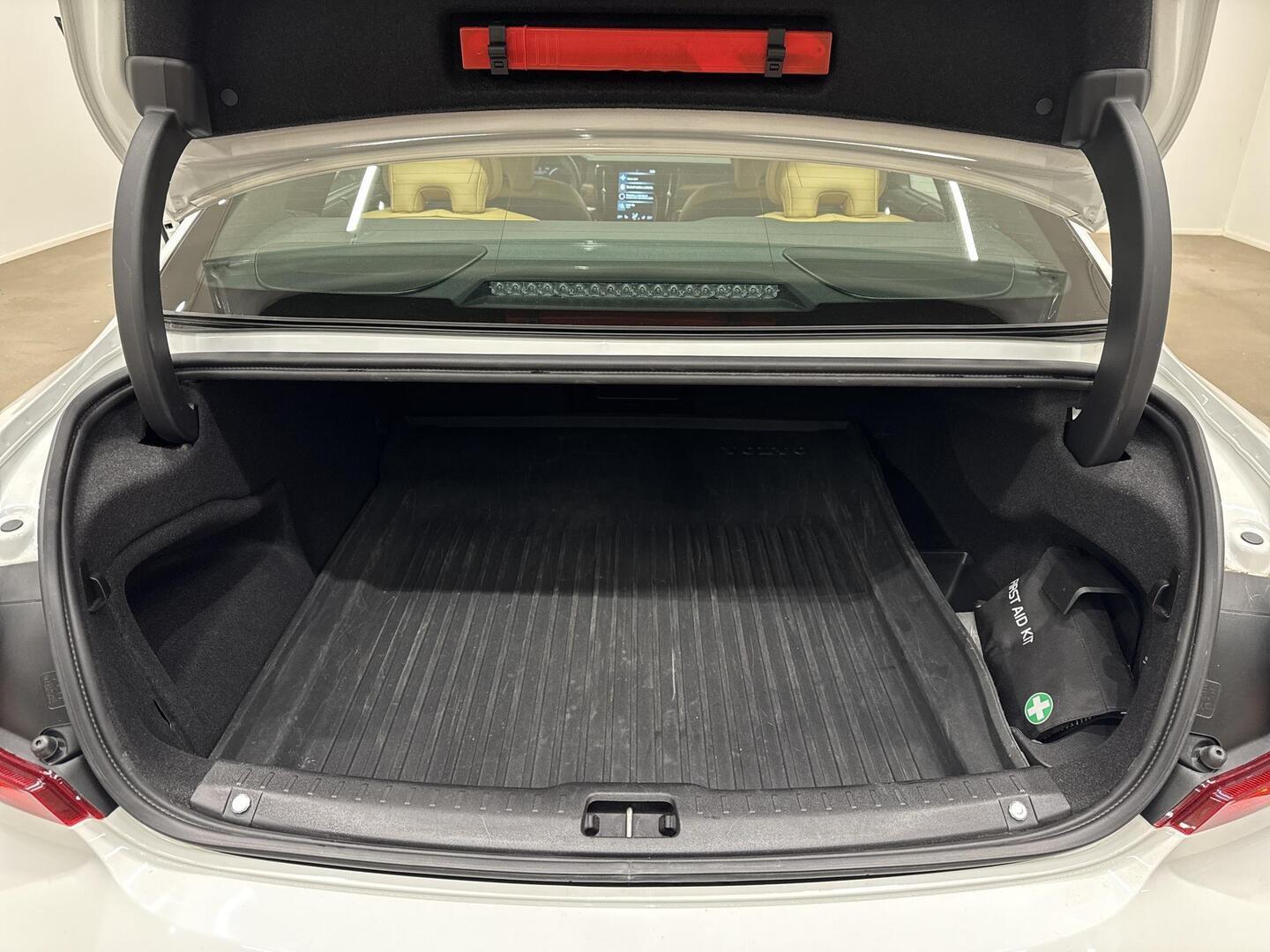 VOLVO S90 2020