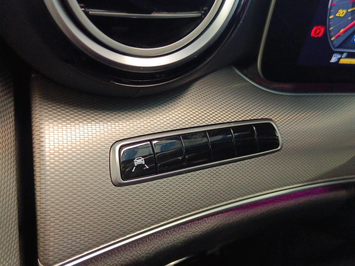 MERCEDES-BENZ E 2019