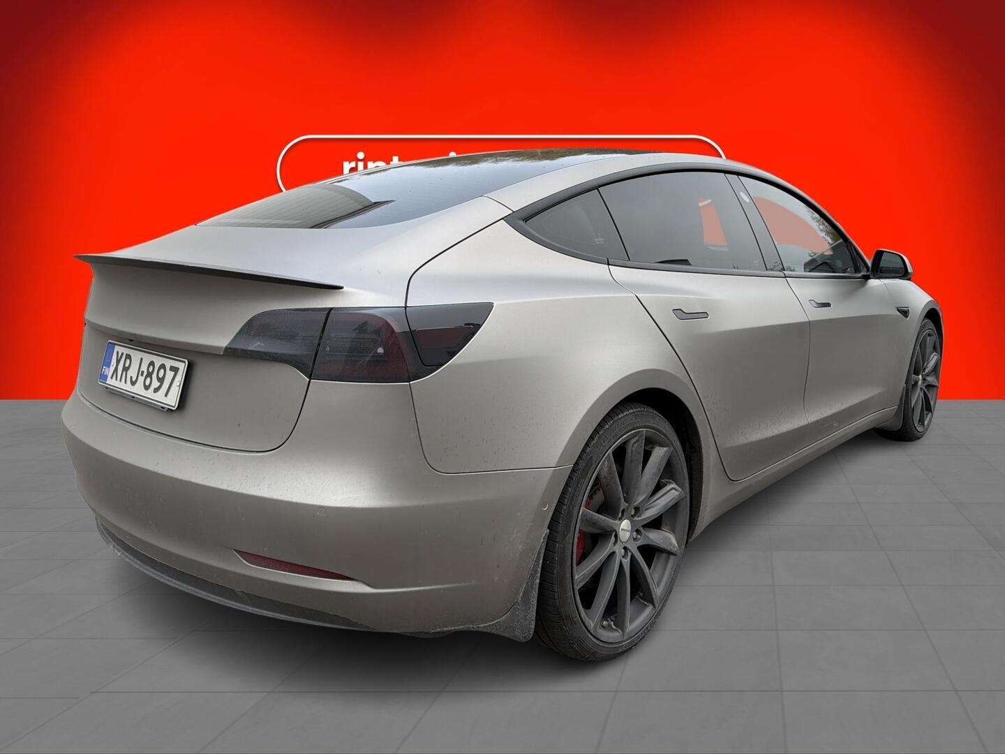 TESLA Model 3 2021