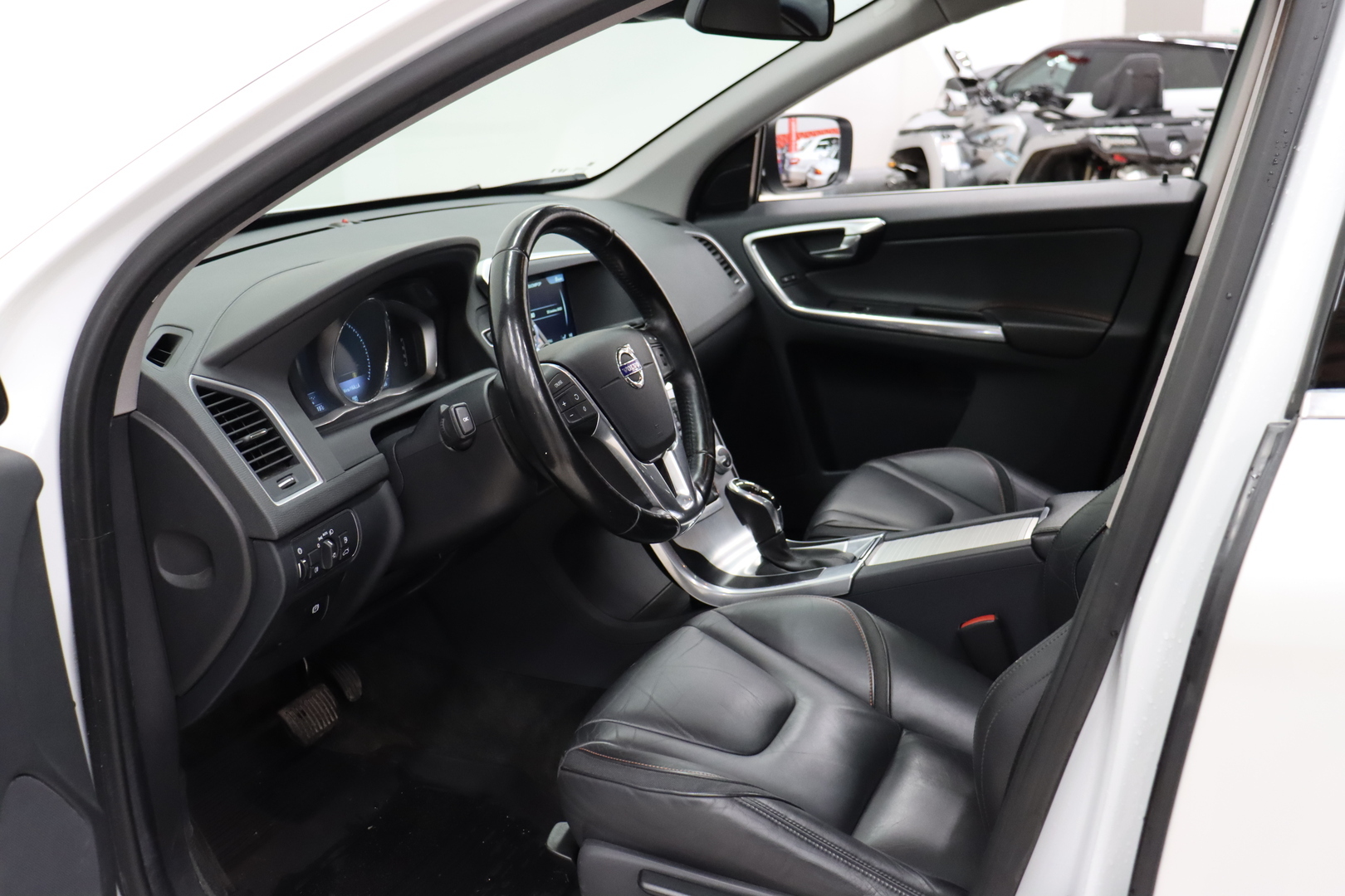 VOLVO XC60 2016