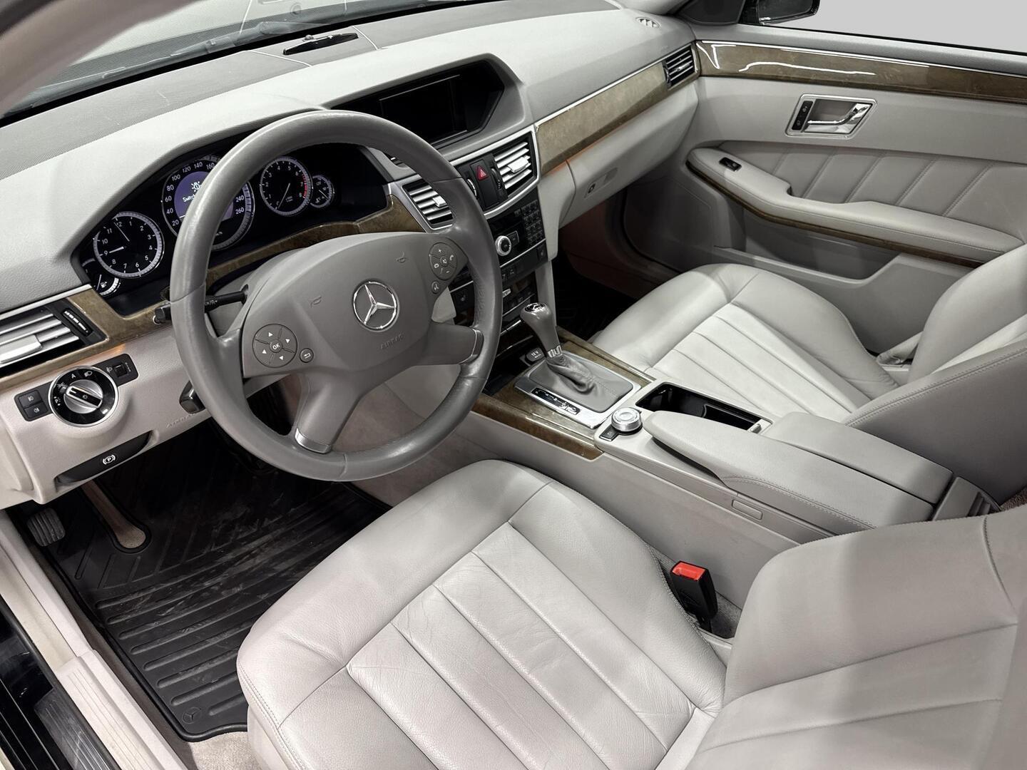 MERCEDES-BENZ E 2010