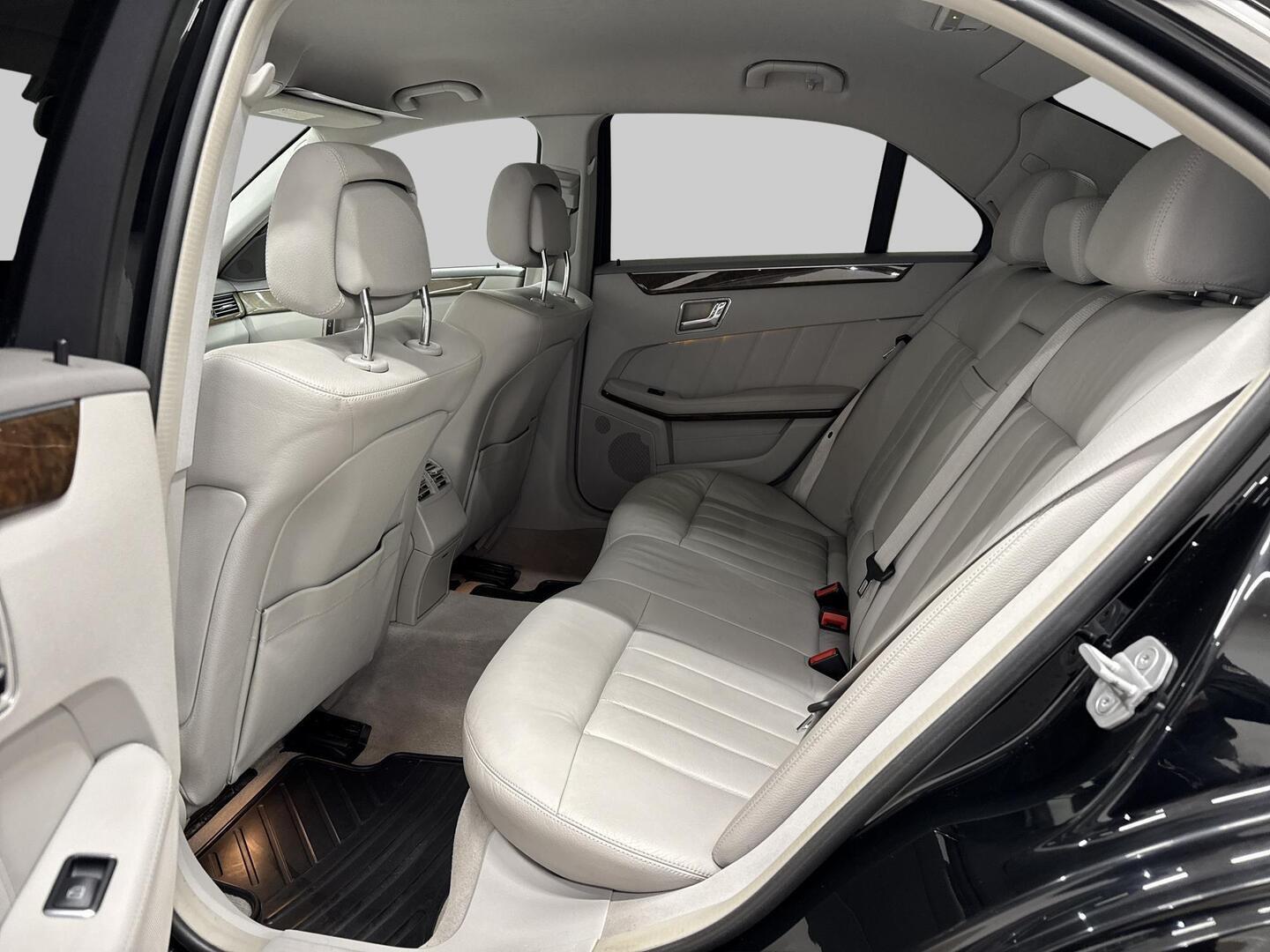 MERCEDES-BENZ E 2010