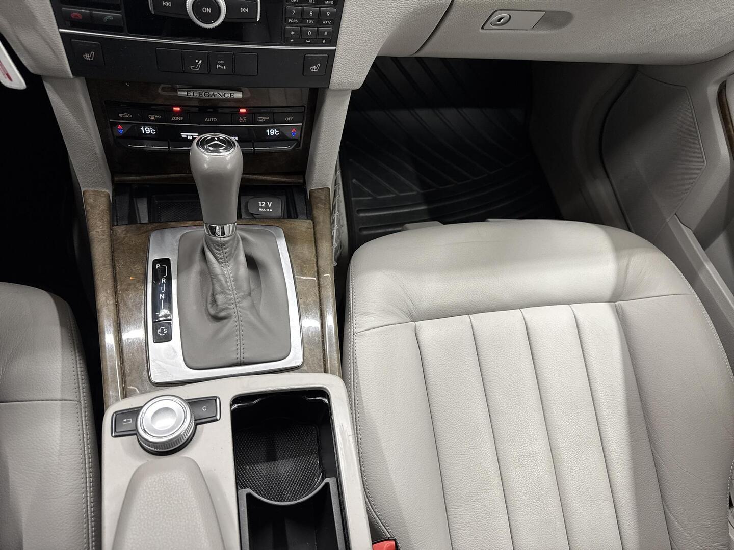 MERCEDES-BENZ E 2010