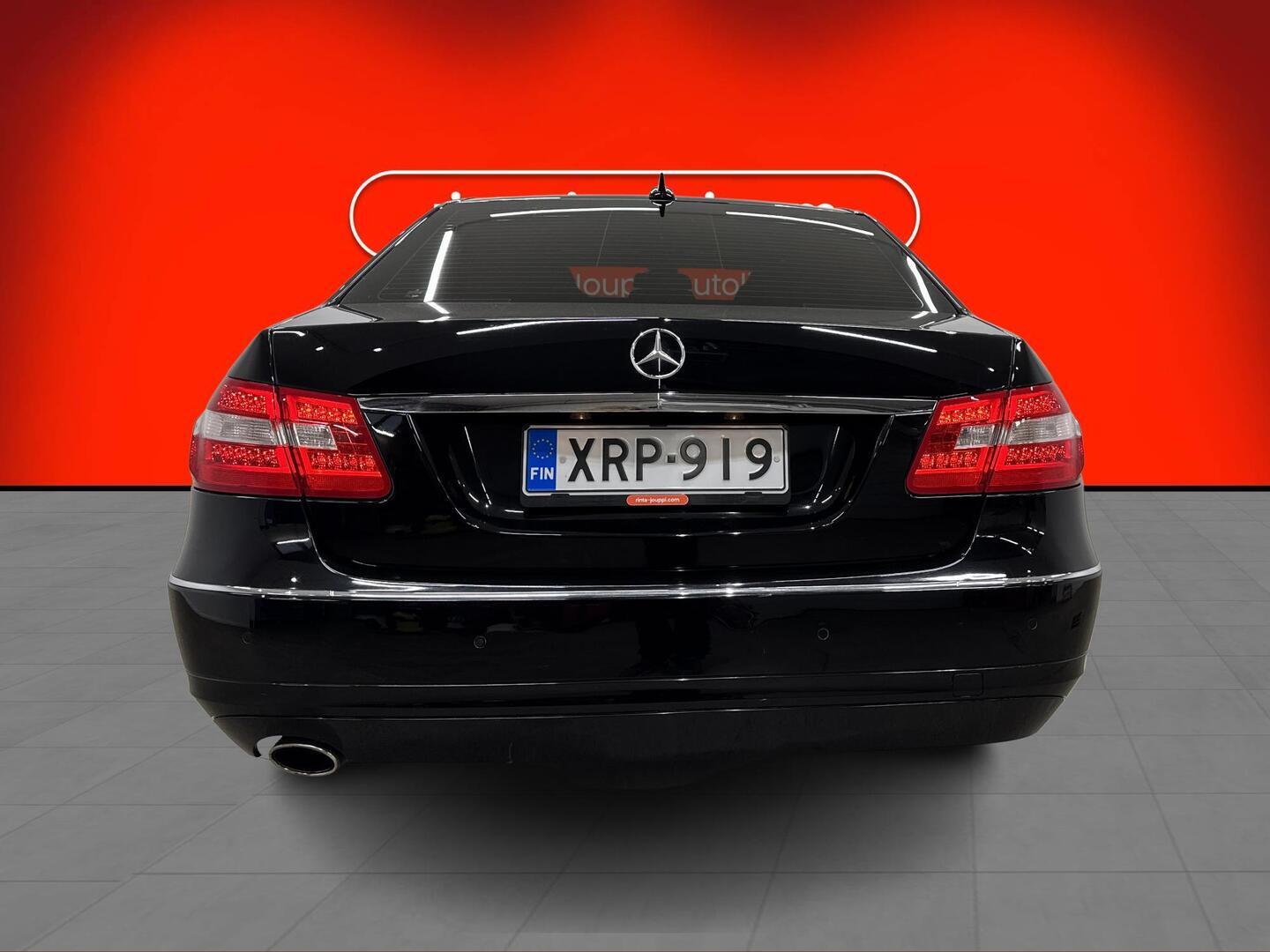 MERCEDES-BENZ E 2010