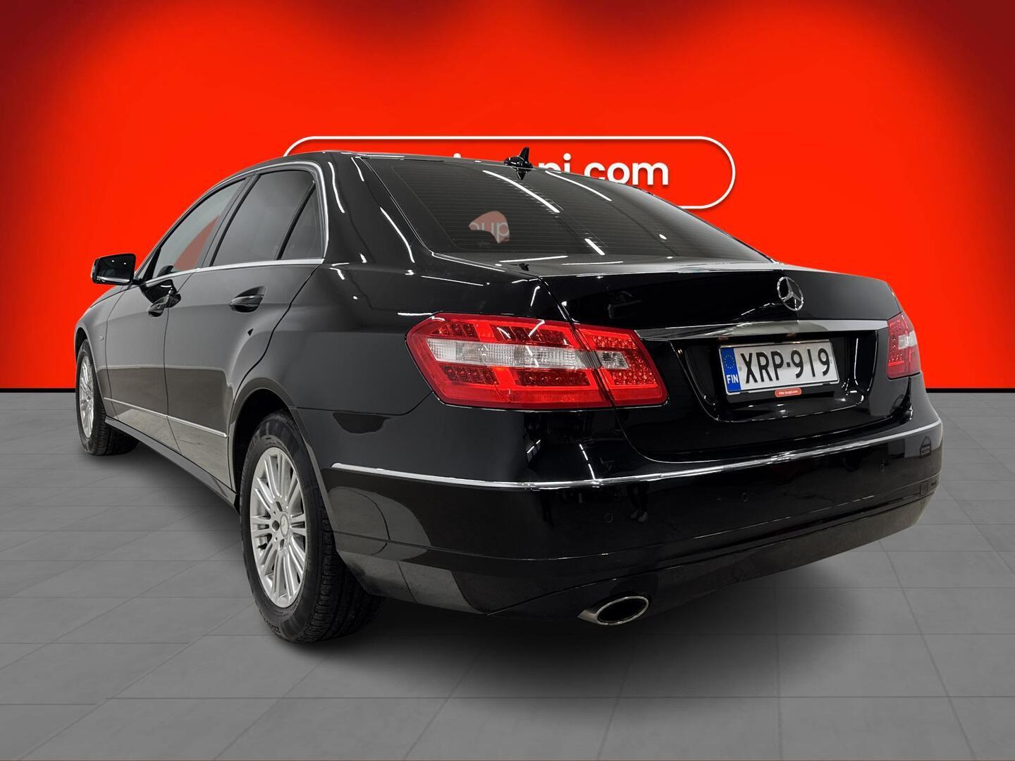 MERCEDES-BENZ E 2010