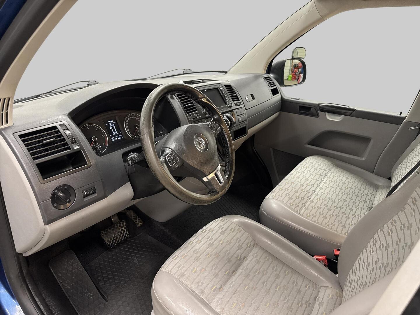 VOLKSWAGEN Transporter 2010
