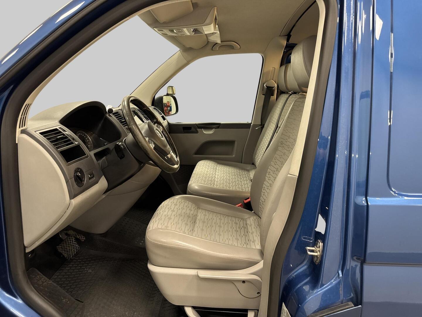 VOLKSWAGEN Transporter 2010