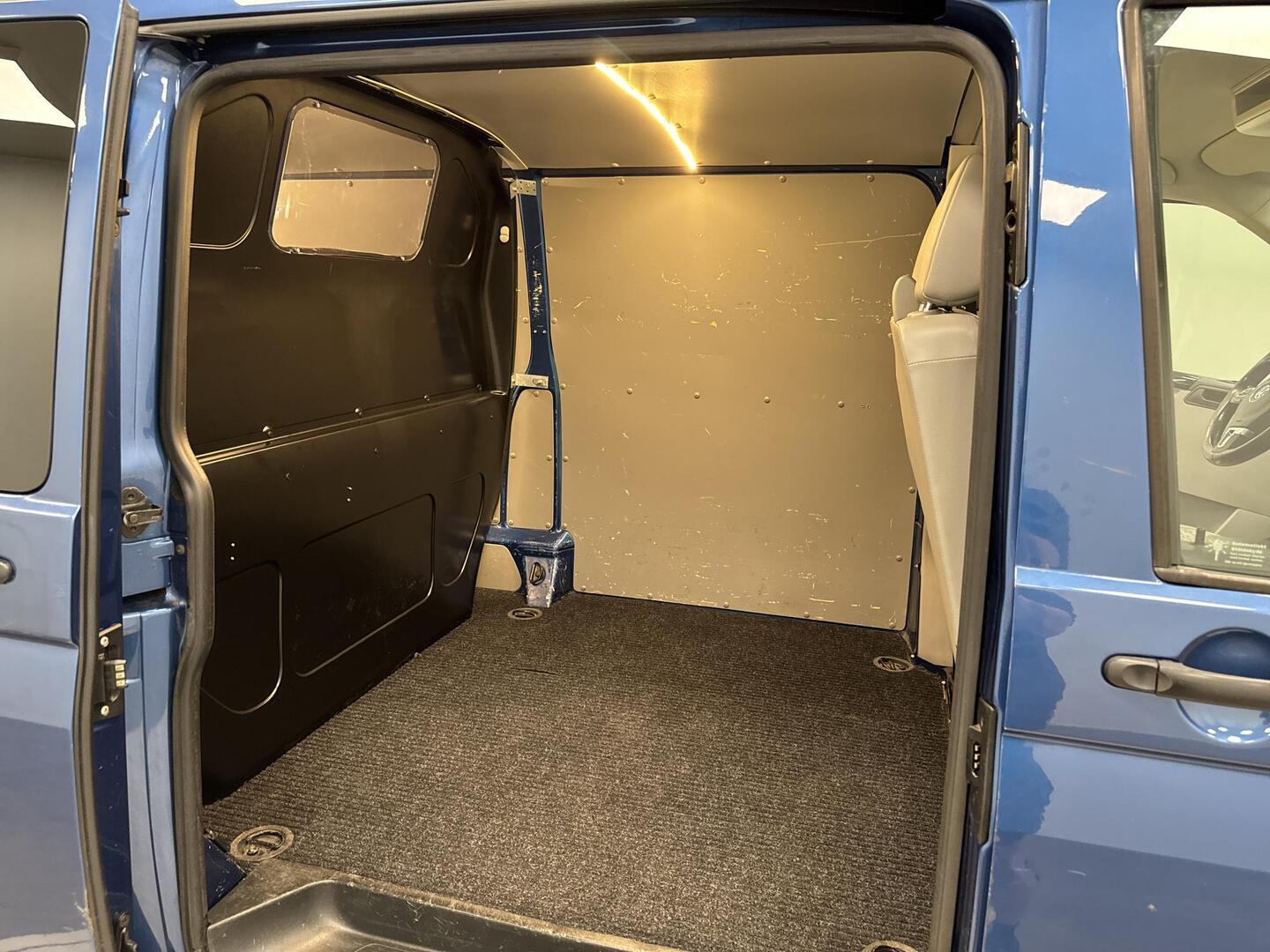 VOLKSWAGEN Transporter 2010