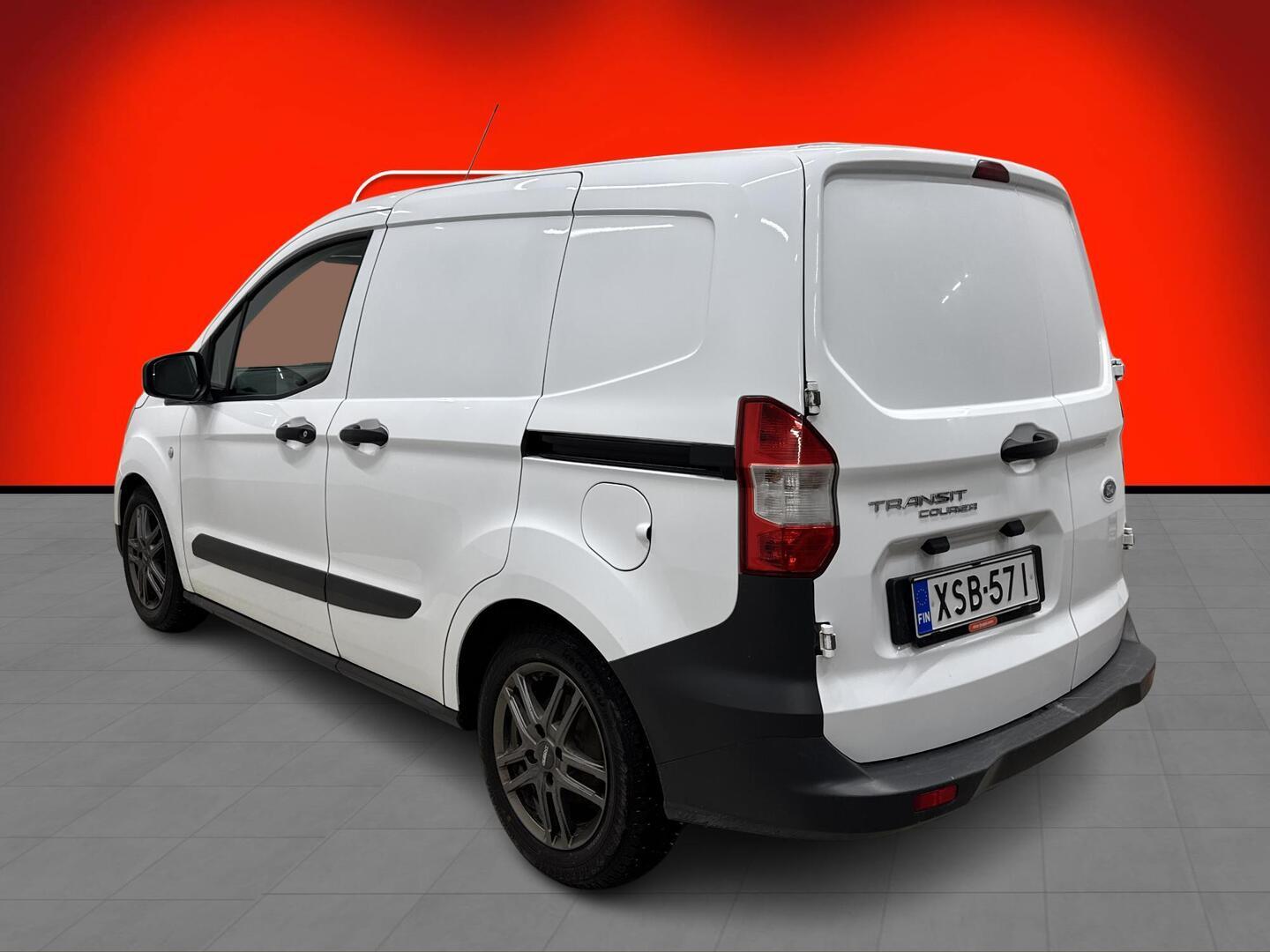 FORD TRANSIT COURIER 2023