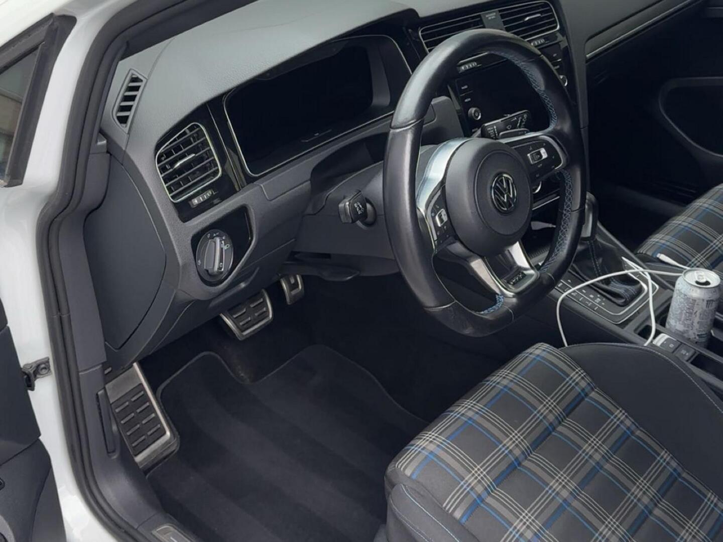 VOLKSWAGEN Golf 2020
