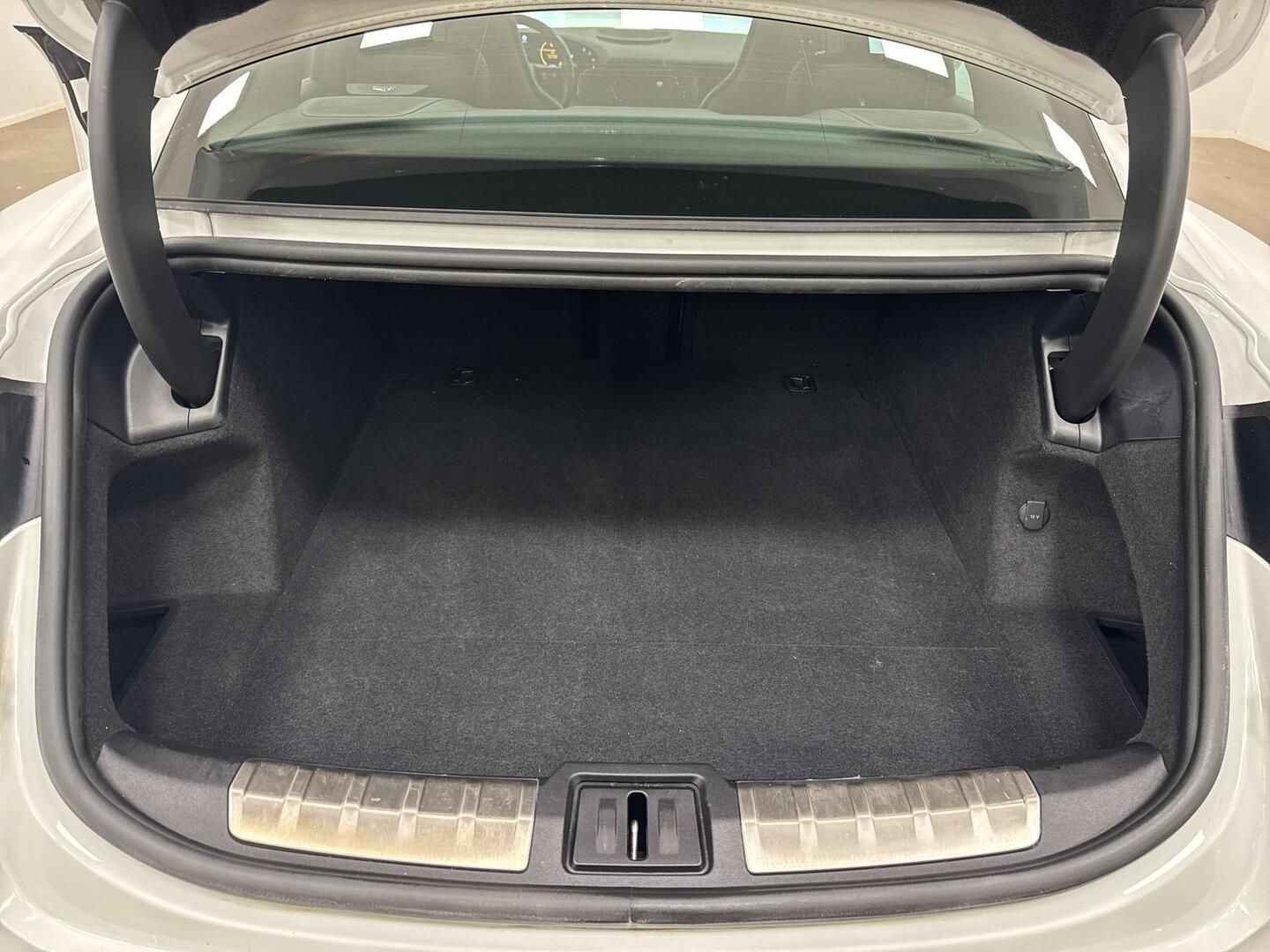 PORSCHE Taycan 2020