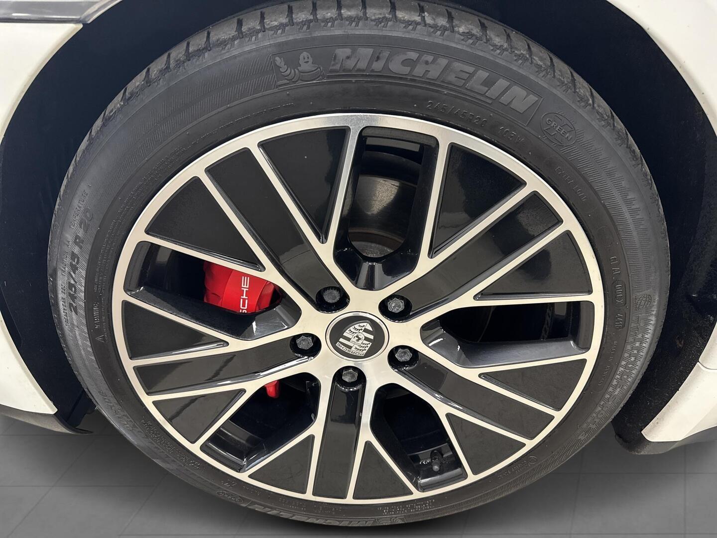 PORSCHE Taycan 2020