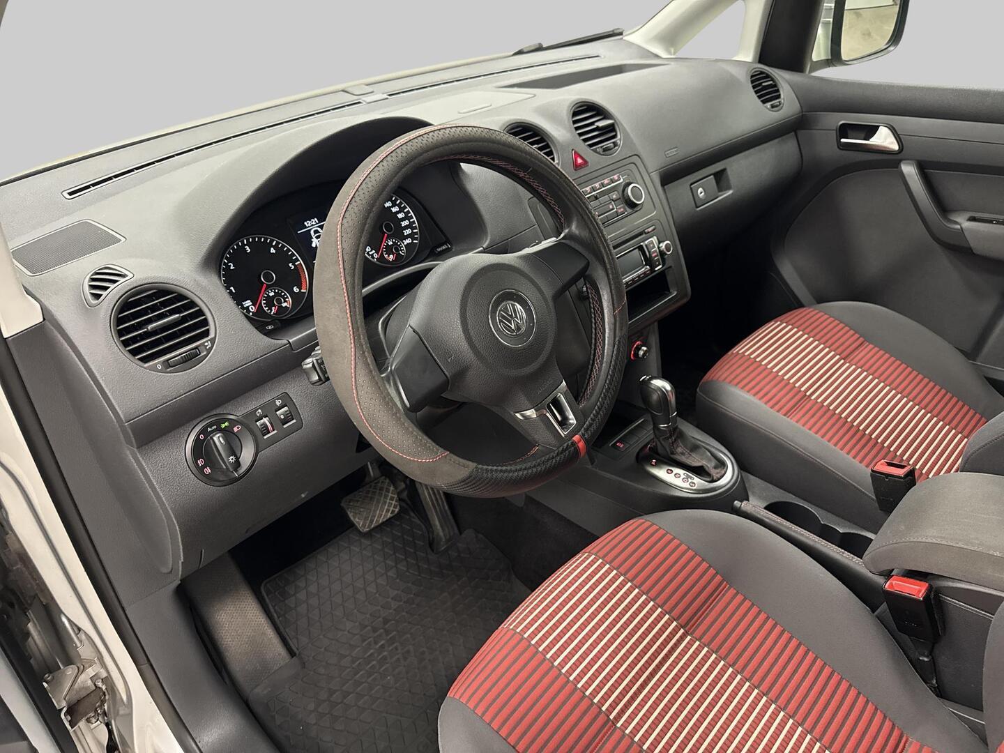 VOLKSWAGEN Caddy 2012