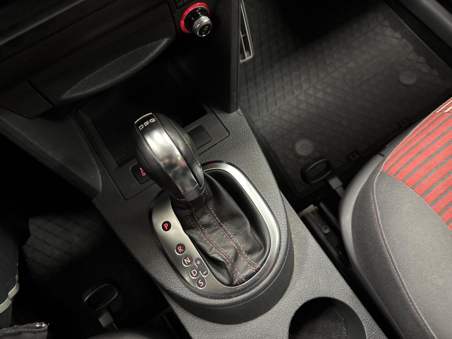 VOLKSWAGEN Caddy 2012