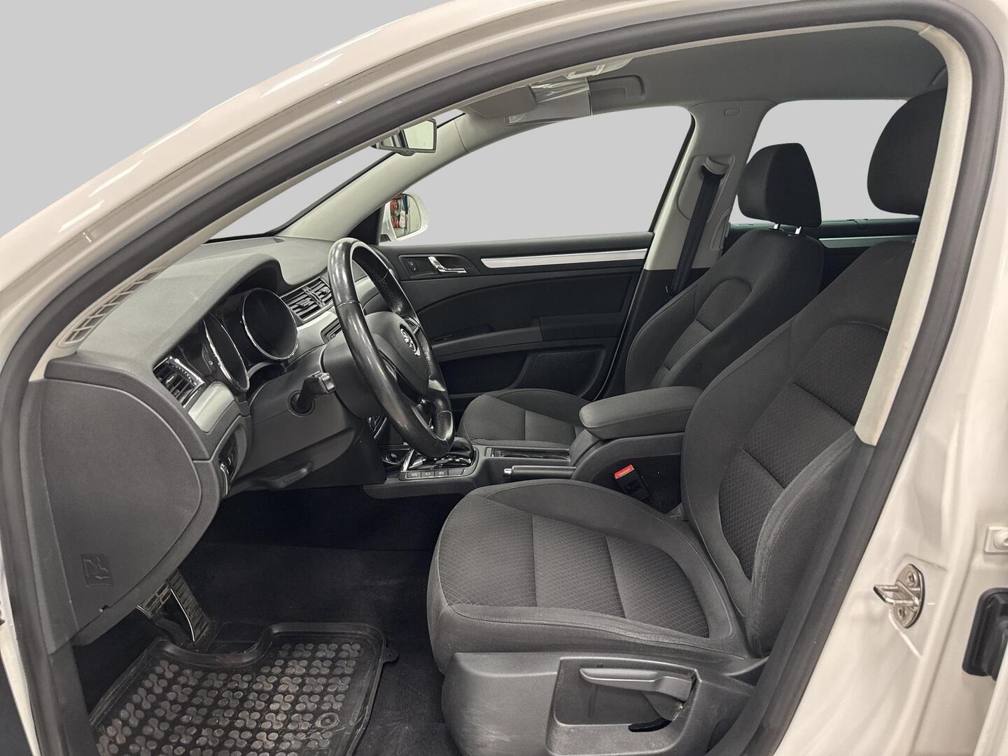 SKODA Superb 2014