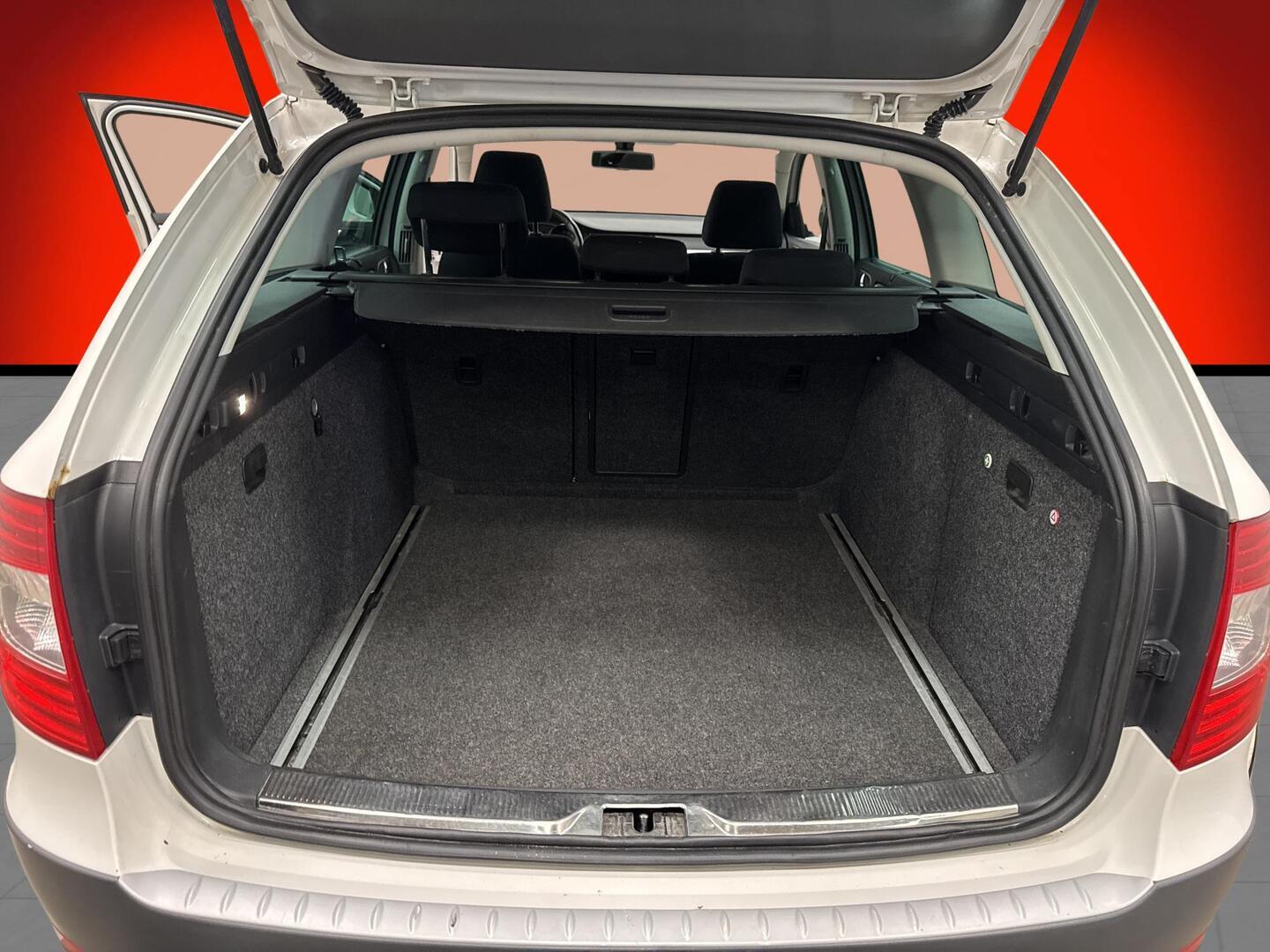 SKODA Superb 2014