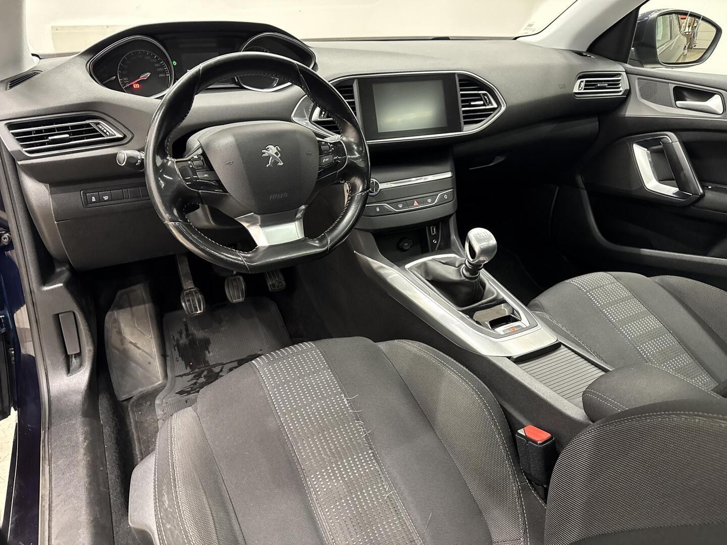 PEUGEOT 308 2015