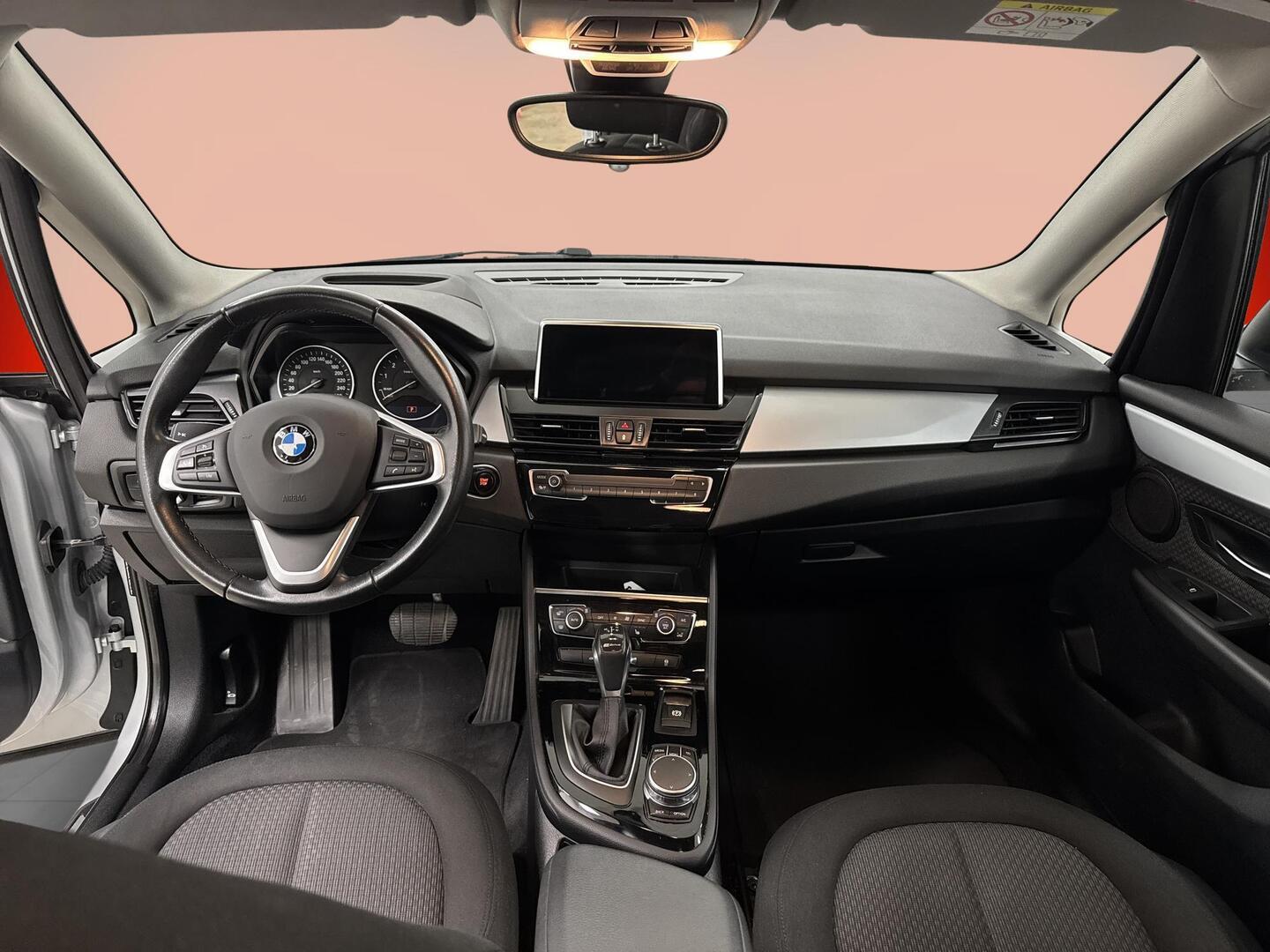 BMW 225 2017