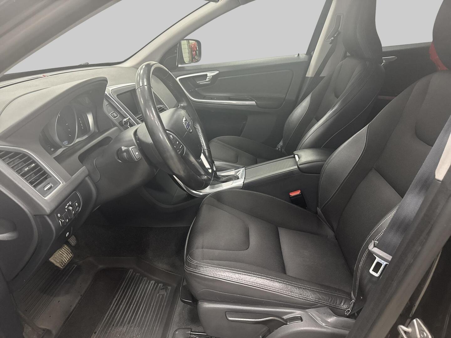 VOLVO XC60 2017