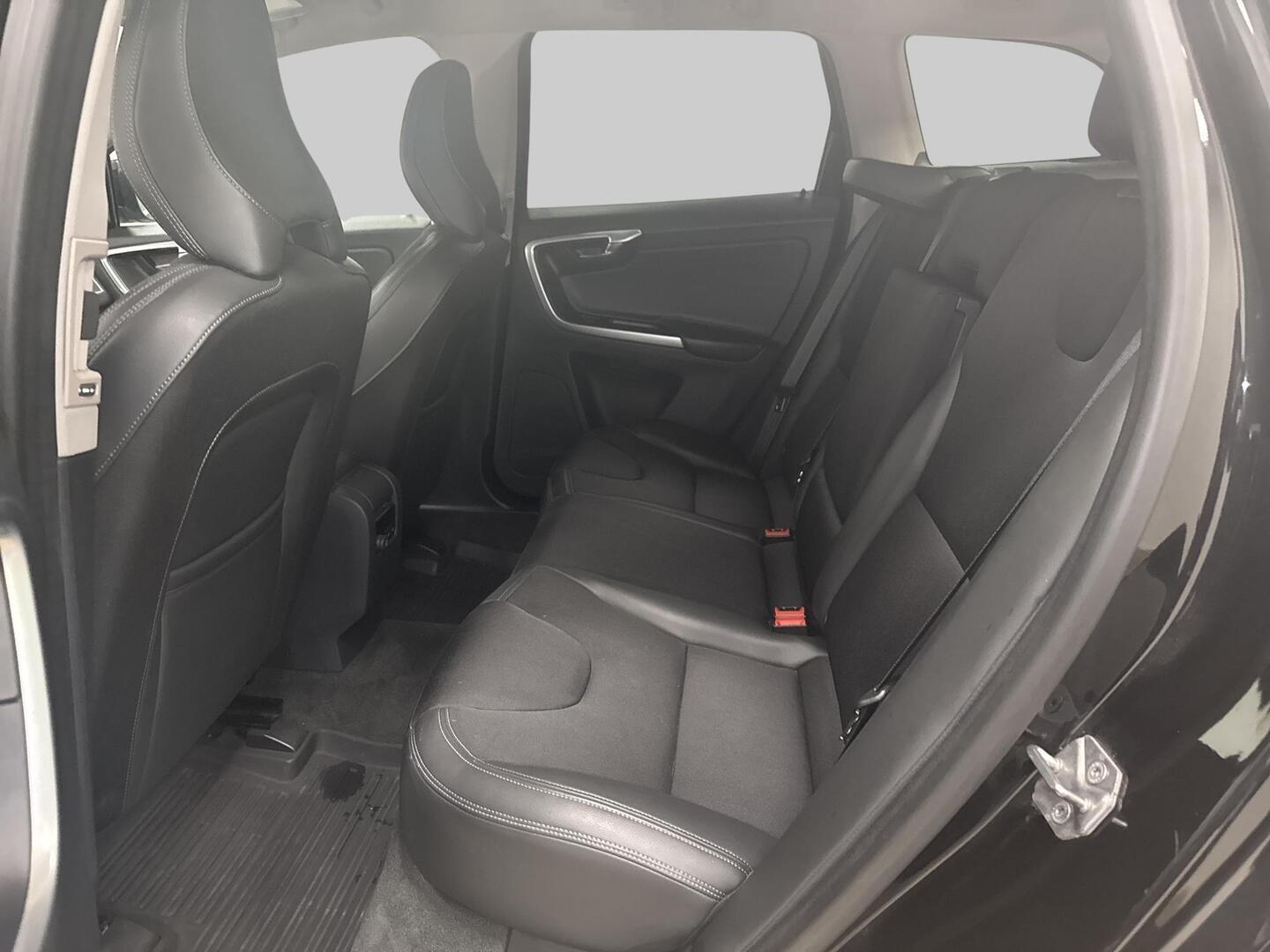 VOLVO XC60 2017