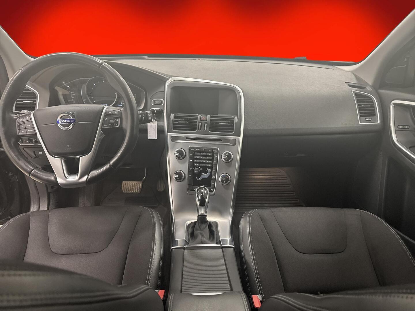 VOLVO XC60 2017