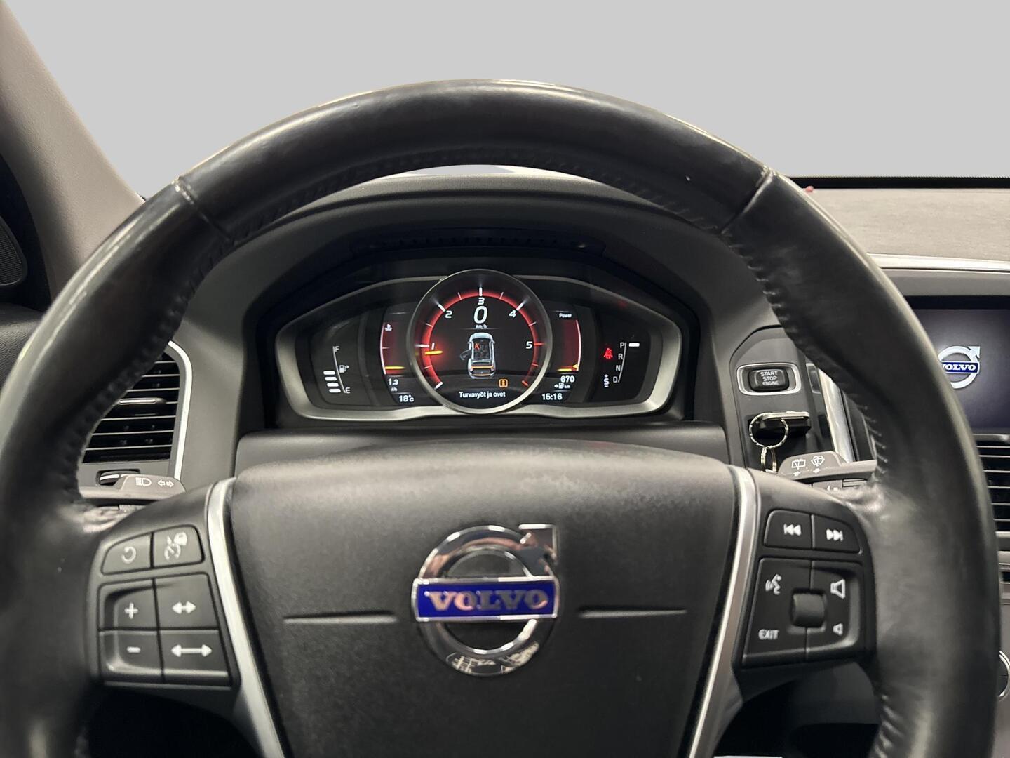 VOLVO XC60 2017