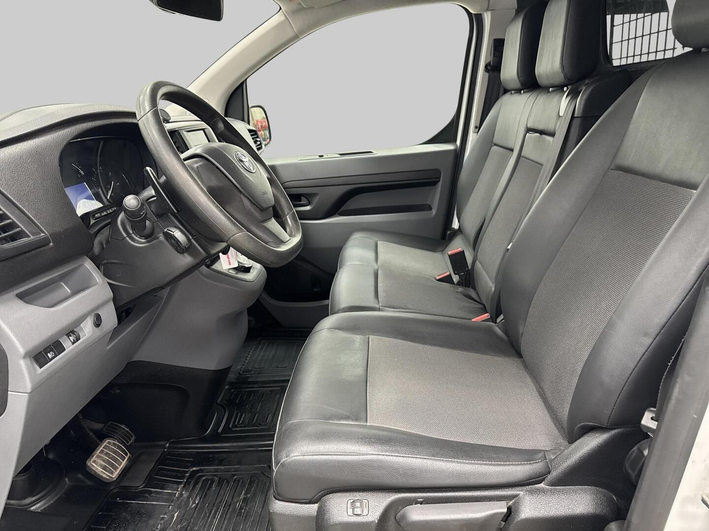 TOYOTA Proace 2021